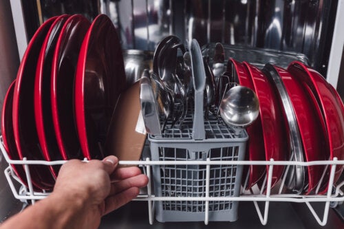 15 cose da non mettere in lavastoviglie
