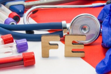 Cos'è la transferrina e quali sono i suoi livelli normali?