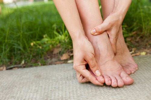 11 sintomi di cattiva circolazione alle gambe e ai piedi