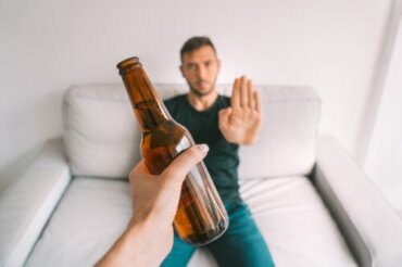 4 consigli per smettere di bere alcolici