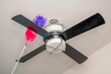 4 passaggi per pulire i ventilatori a soffitto