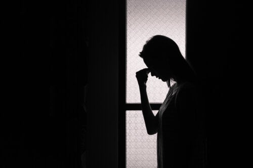 Suicidio e pensieri suicidi: cause, sintomi e consigli
