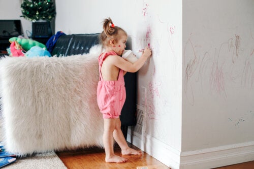 7 consigli per pulire le pareti bianche