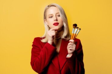 Guida a tutti i tipi di pennelli per il trucco