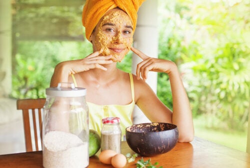 16 rimedi casalinghi per combattere l'acne