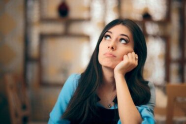 Adulti che non hanno mai avuto un partner: è normale?