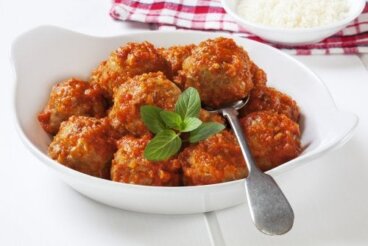 Polpette di tacchino e funghi al forno