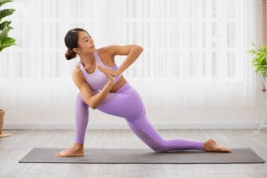 7 esercizi e allungamenti per alleviare il dolore dell'endometriosi