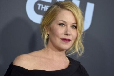 Christina Applegate: i primi sintomi della sua SM non identificati in tempo