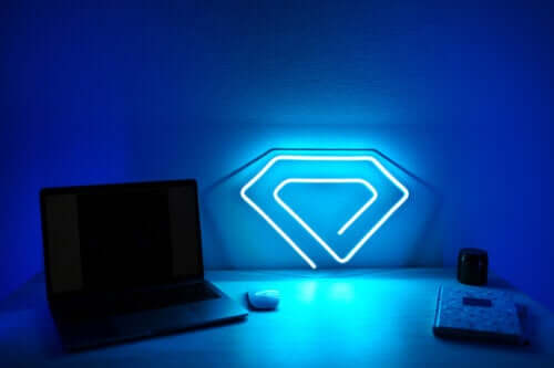 7 consigli per decorare la casa con le luci al neon