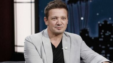 Queste le gravi lesioni di Jeremy Renner dopo l'incidente con lo spazzaneve