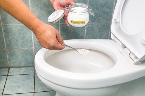 Come sbloccare il wc senza stantuffo: facile, veloce e pulito