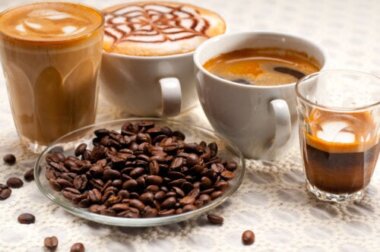 Il caffè fa ingrassare? Scoprite le calorie contenute in ogni tipo