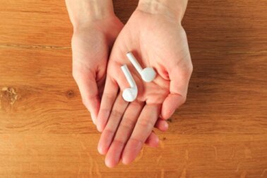 Come disinfettare gli auricolari in modo corretto: 10 consigli