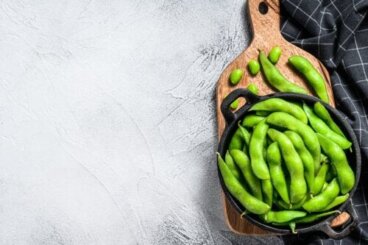 Edamame: cos'è, proprietà nutrizionali e ricetta