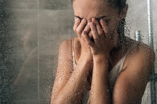 Ablutofobia, esiste la paura di fare il bagno?