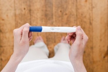 Perché molte donne aspettano 3 mesi per annunciare la gravidanza? I rischi del primo trimestre
