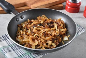 Come preparare le cipolle caramellate senza zucchero