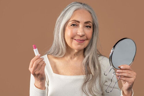 10 errori di make-up più comuni nelle donne over 50 e come evitarli
