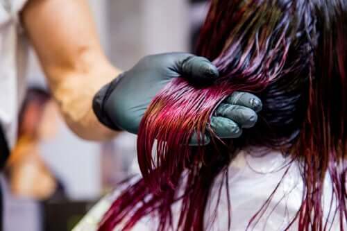 Come scegliere la tinta per capelli ideale in base alla carnagione.