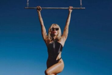 La routine di allenamento di Miley Cyrus nel video "Flowers"