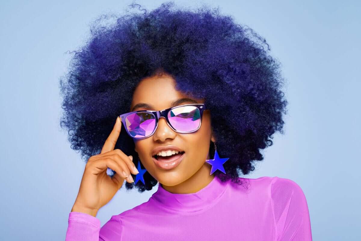 15 colori di capelli per pelle scura che esaltano la vostra bellezza