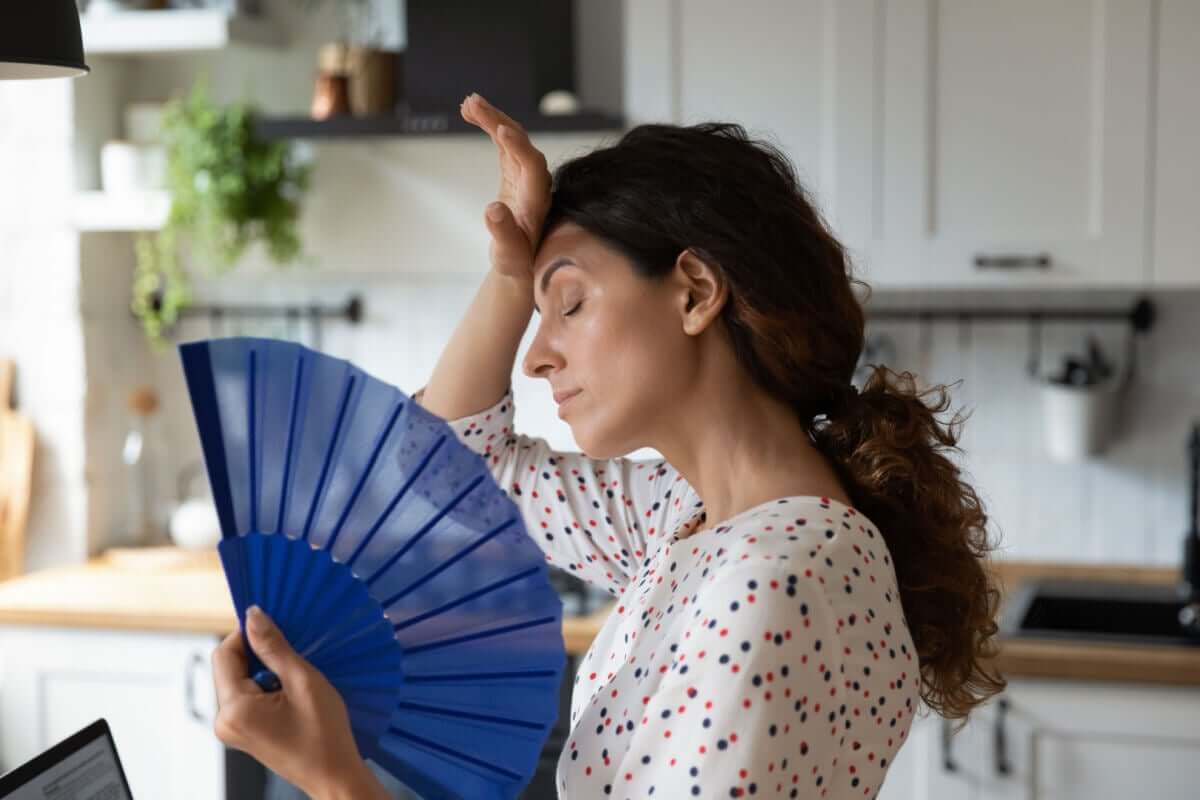 Consigli per mantenere la casa fresca durante le ondate di calore.