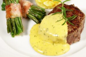 Preparate questa salsa Béarnaise per elevare i vostri piatti ad alta cucina.