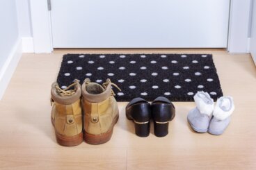 8 motivi per togliersi le scarpe quando si entra in casa