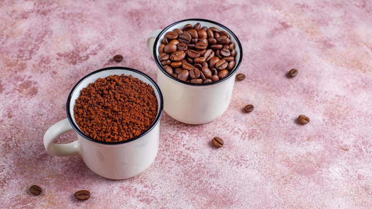 Caffè tostato: è consigliabile o meno berlo e perché?