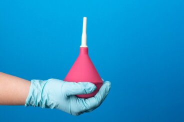 Che cos'è un clistere e come usarlo in modo sicuro?