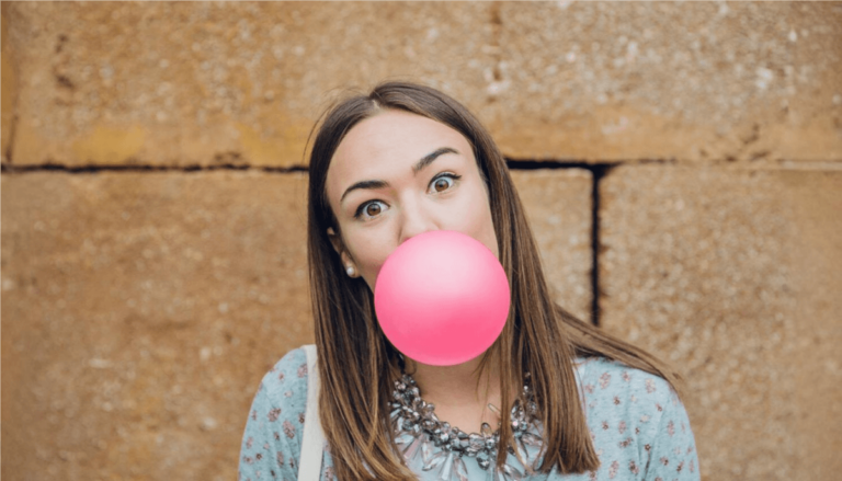 Cosa succede se si ingoia una gomma da masticare?