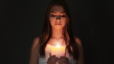 Trataka, tecnica di meditazione per la riduzione dello stress