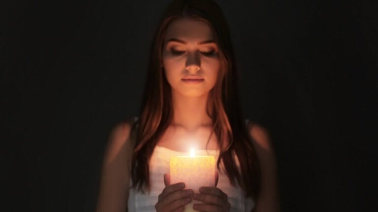 Trataka, tecnica di meditazione per la riduzione dello stress